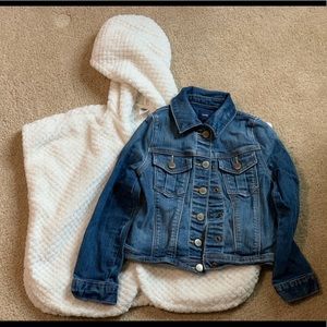 Bundle of 2 jackets, size 5T